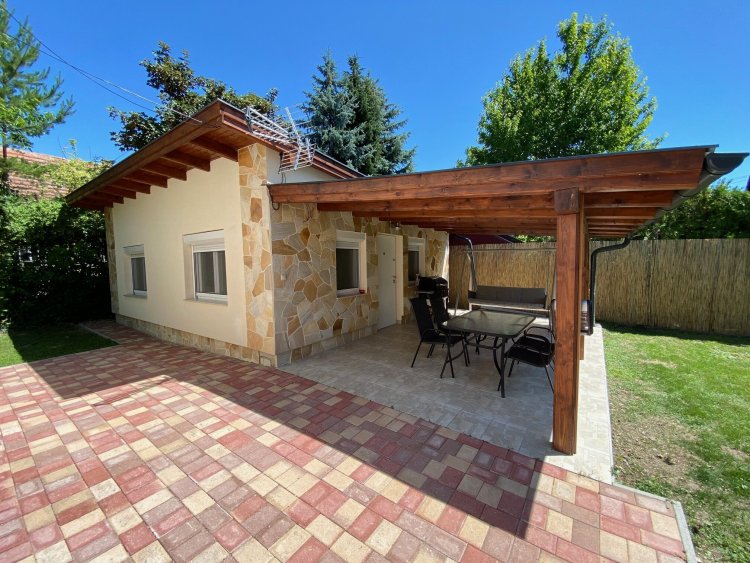 Beach Apartman Gyenesdiás