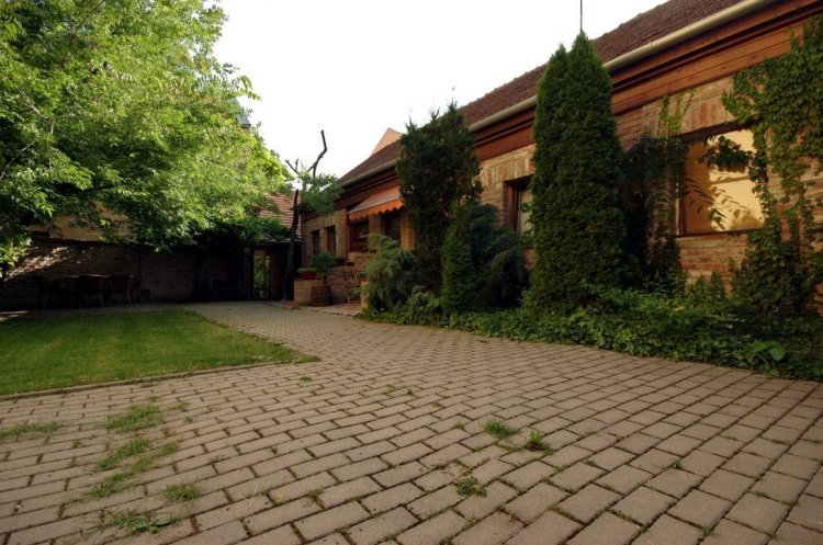 Part Apartman Gyula