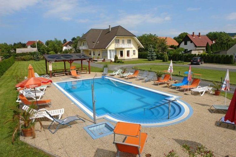 Ilona Apartmanházak Gyenesdiás