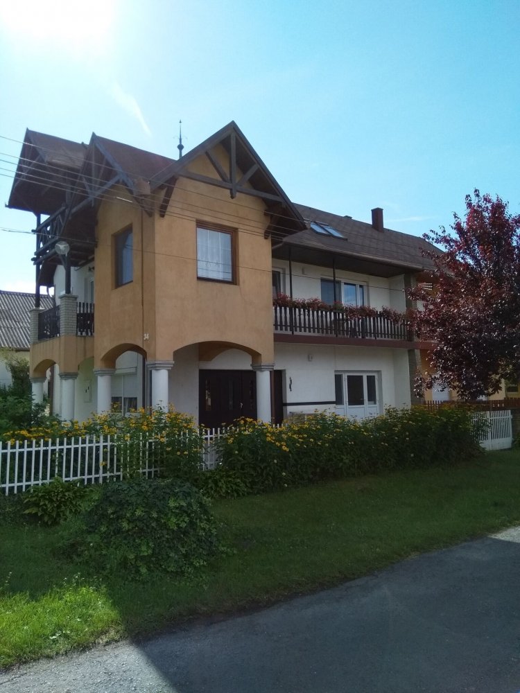 Edit Mama Apartmanja Balatonboglár