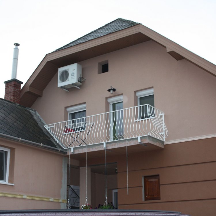 Ádám és Éva Apartman Rezi