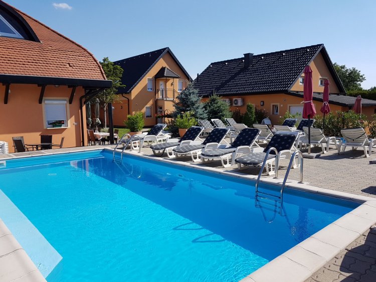Richie I Apartman & Pool Siófok