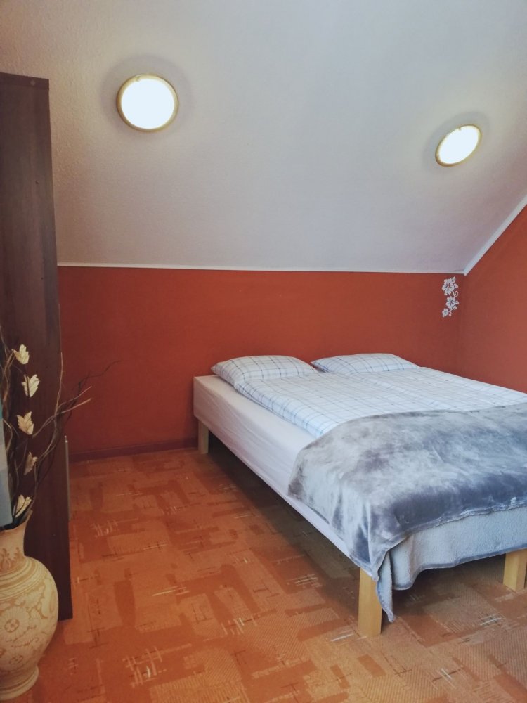 Liliom Apartman Rezi