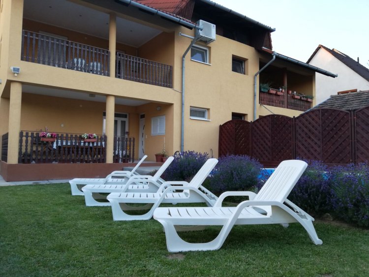 Erzsébet Apartmanház Balatonboglár