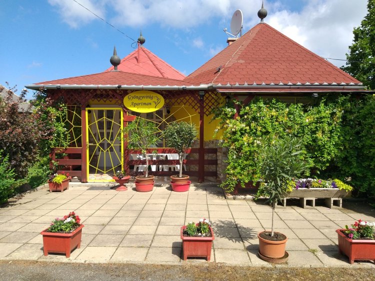Gyöngyvirág Apartman Romhány