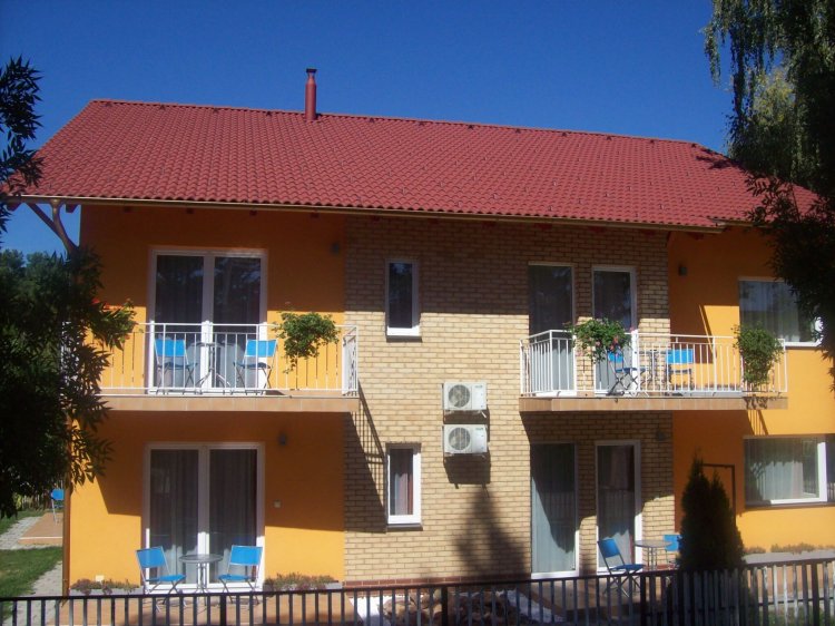 Damjanich Apartmanház Siófok