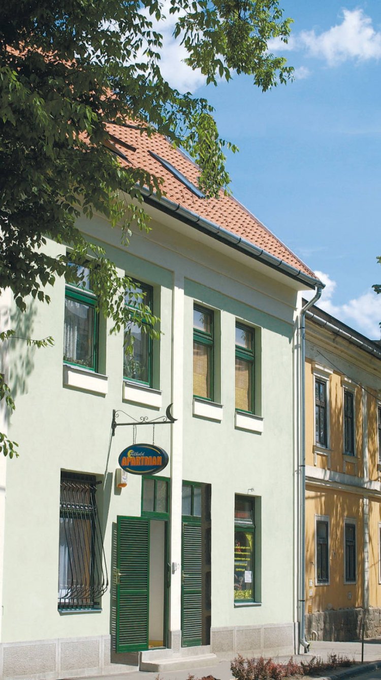 Félhold Apartman Eger