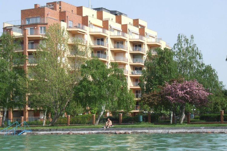 Galérius Vízpart Apartmanház Siófok