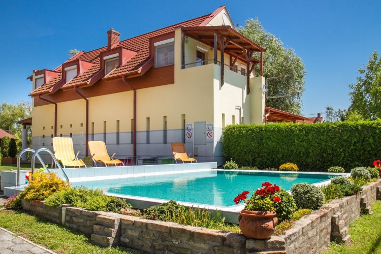 Familia 2 Apartman Balatonmáriafürdő