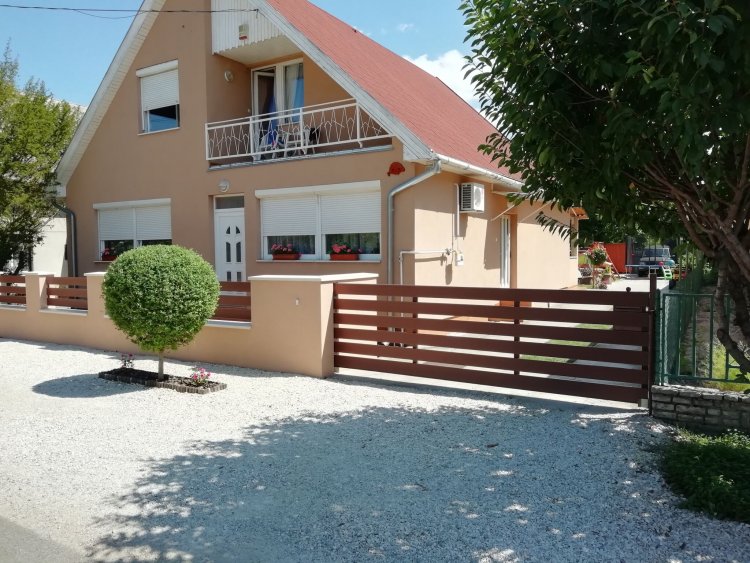 Zseli Apartmanház Siófok