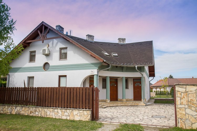 Kornél Apartman Balatonmáriafürdő