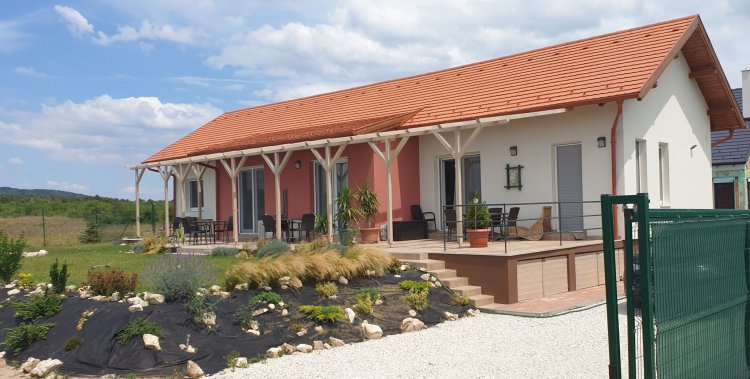 Búzavirág Apartmanház Balatonakali