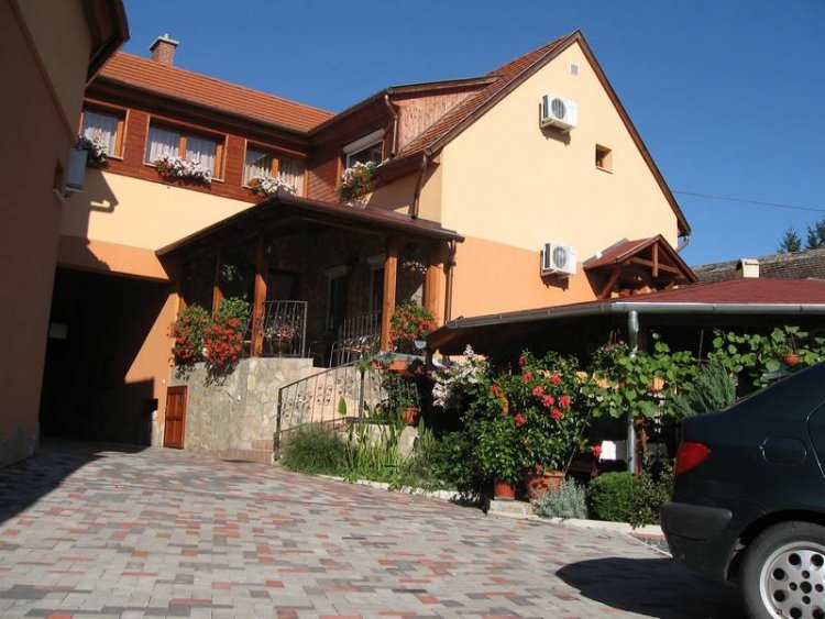Rozmann Family Panzió és Apartmanház Sárvár