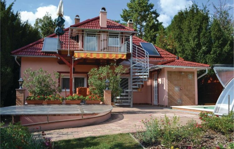Bella Pool House Balatonakarattya