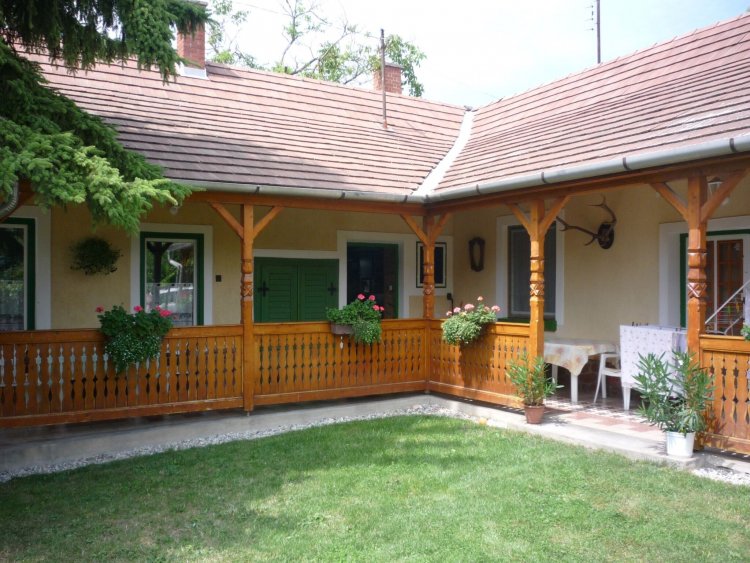 Tulipánosház Balatonfűzfő