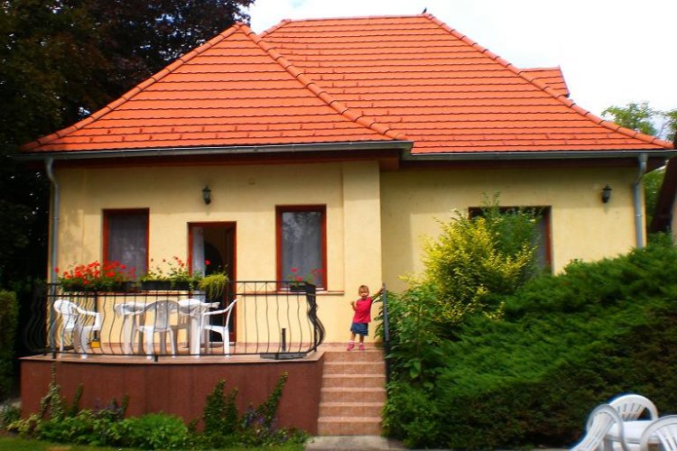 Almida Apartmanház Balatonalmádi