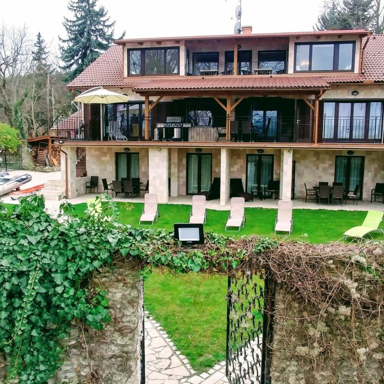 Duna-parti Apartmanház Leányfalu