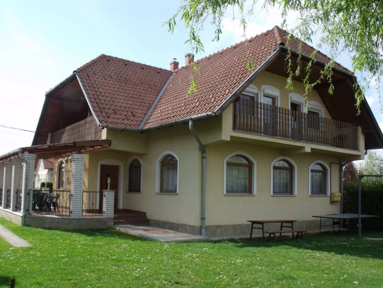 Tőzike Apartmanház Lenti