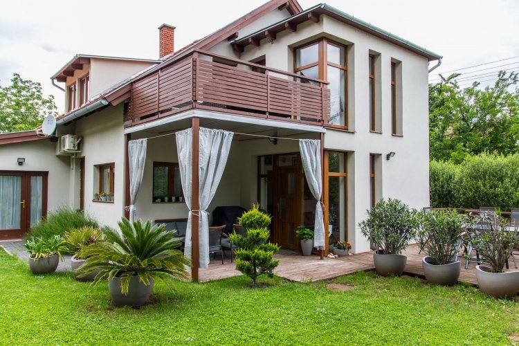 Csendeskert Apartmanok Balatonalmádi