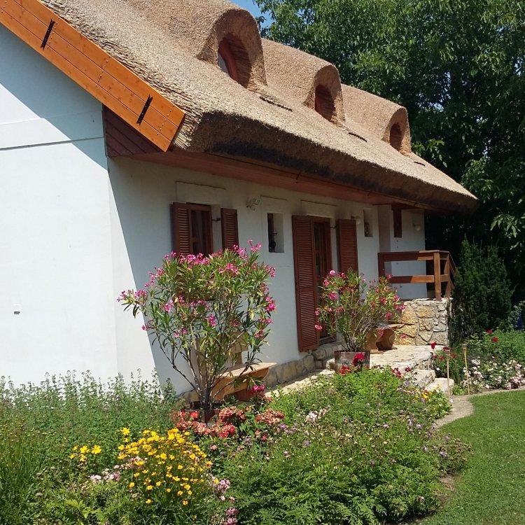Liliomfa Apartman Szigliget