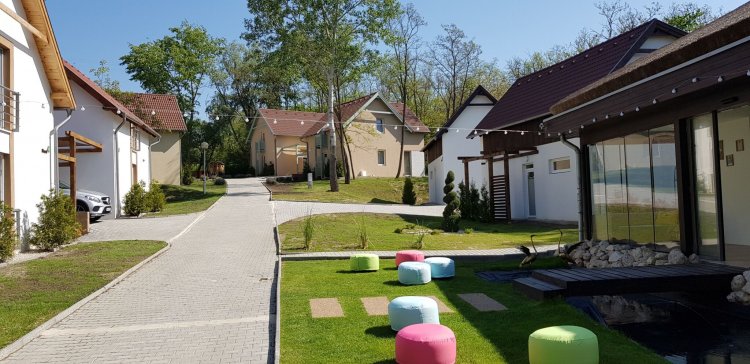 Kenese-Völgye Villahotel Balatonkenese