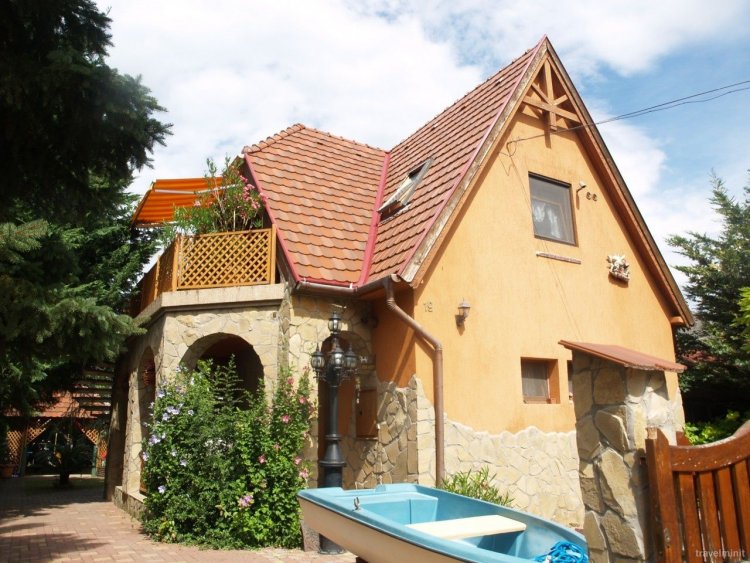 Vár-Lak Apartman Balatonkenese