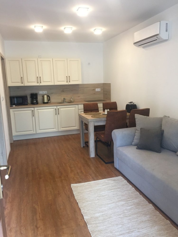 Móló Apartmanház Balatonszemes
