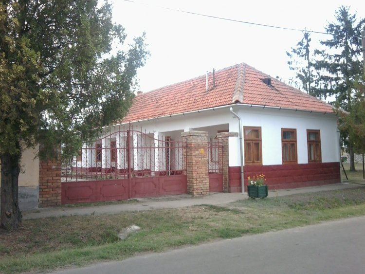 Fehér Villa Négyes