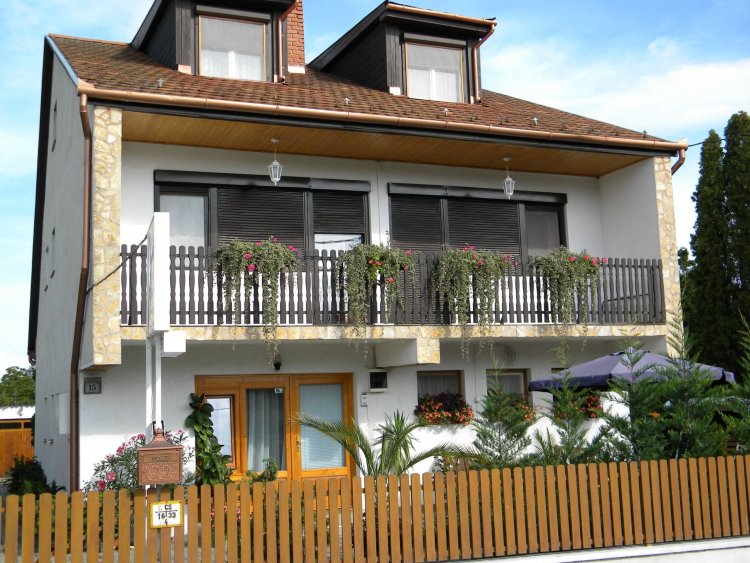 Villa Róza Apartman Balatonkeresztúr