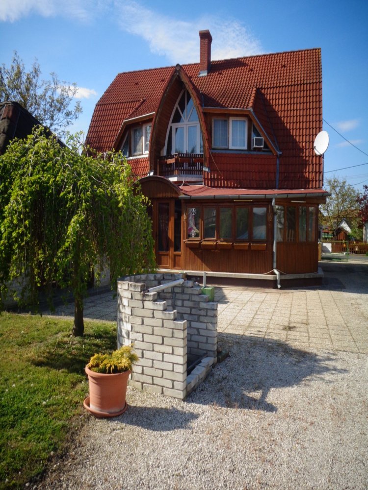 VINI Apartmanház Balatonkeresztúr