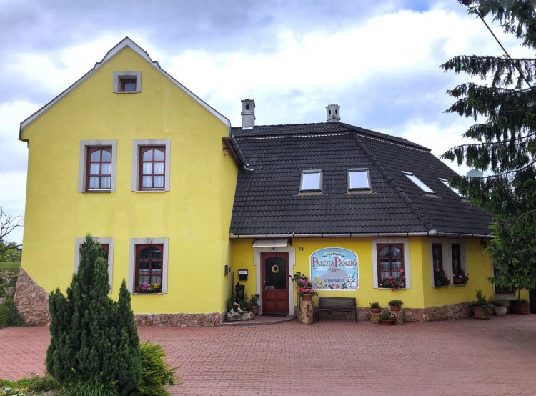 Palota Panzió Gyermely