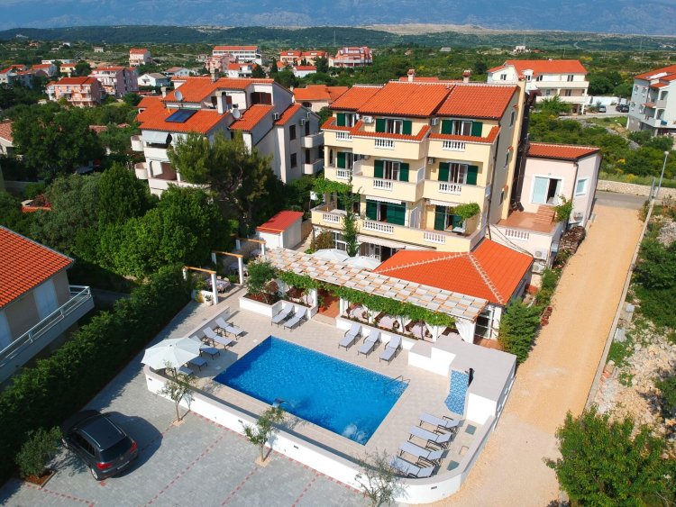 Hotel Pansion Comfort Bok Novalja Horvátország