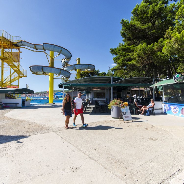 Apartments Vesna with pool Vodice Horvátország