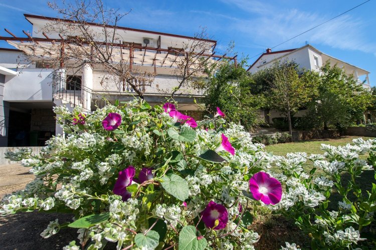 Apartments Šimić-with beautiful view Starigrad Paklenica Horvátország